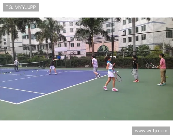 深圳网球队区域防守分析与战术调整的得失探讨